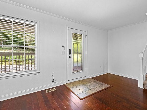 3rd image of 16537 Ivy Ln
