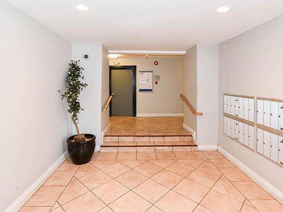 5th image of 1009 Chillum Rd APT 104