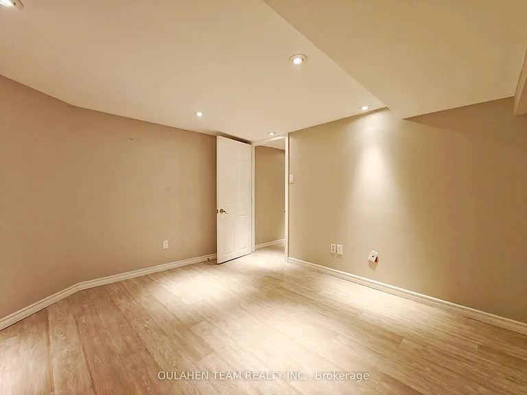 83 Nairn Ave #BASEMENT — Photo 6