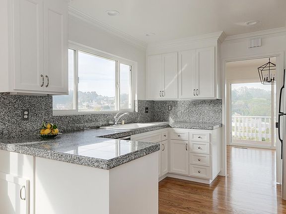5th image of 1130 Ahwahnee Dr