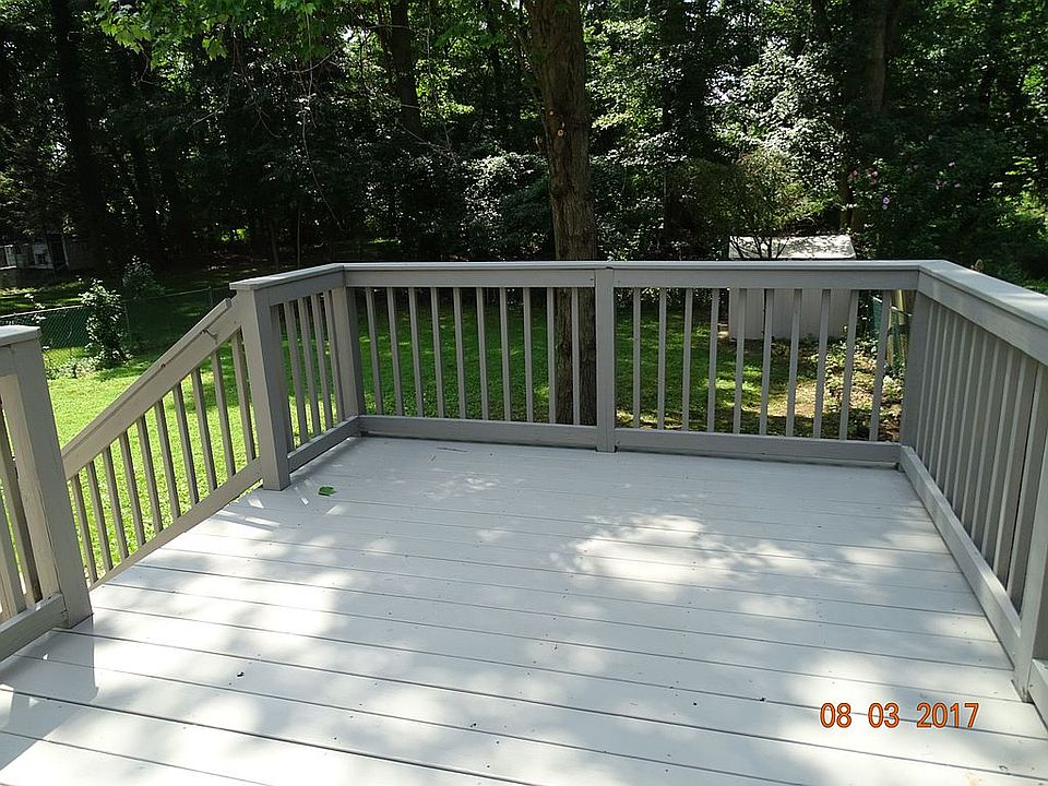 2nd image of 634 Elm Ave