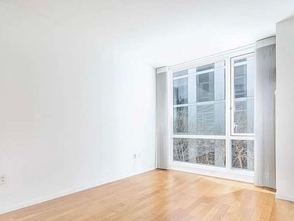 3rd image of 200 Chambers St APT 3S