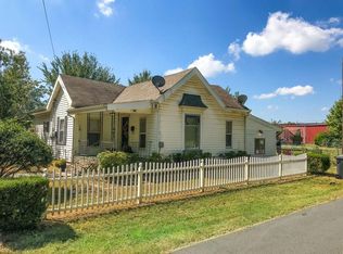 304 E Spruce St, Rogers, AR 72756