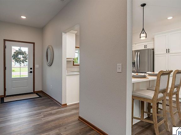 3rd image of 148 Hidden Oaks Cir