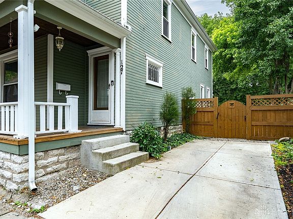 3rd image of 127 Cross St