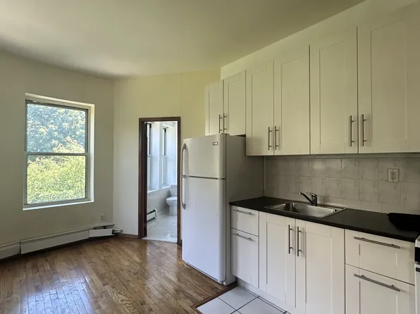 867 Riverside Drive image 1 of 4