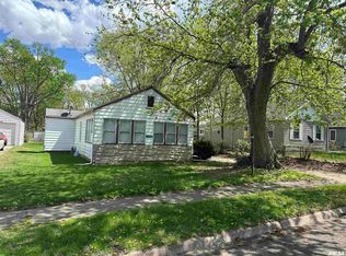1412 S 9th St, Pekin, IL