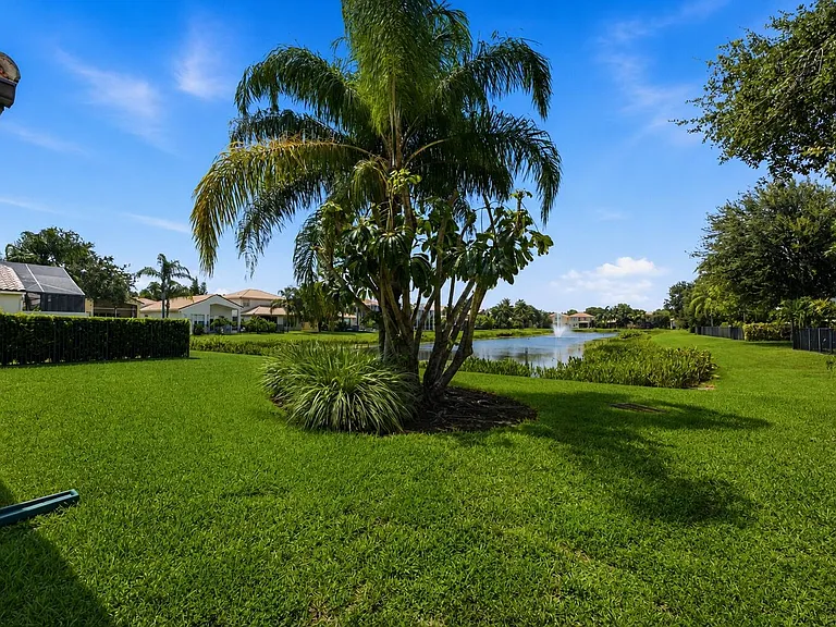 8895 Chestnut Ridge Way — Photo 33