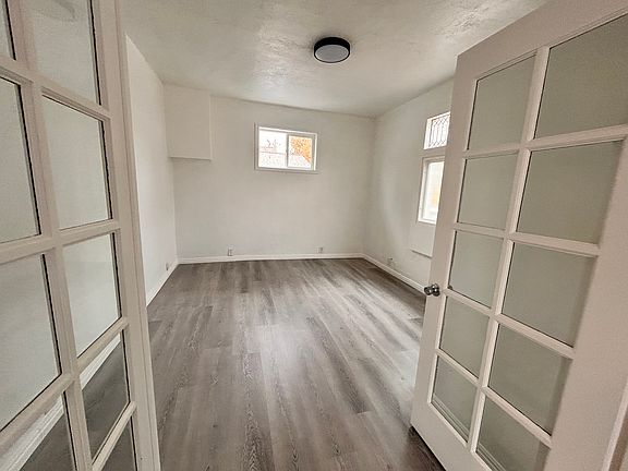 3rd image of 622 S Elizabeth St