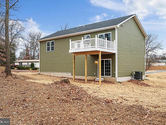 3rd image of 27 Powell Ln