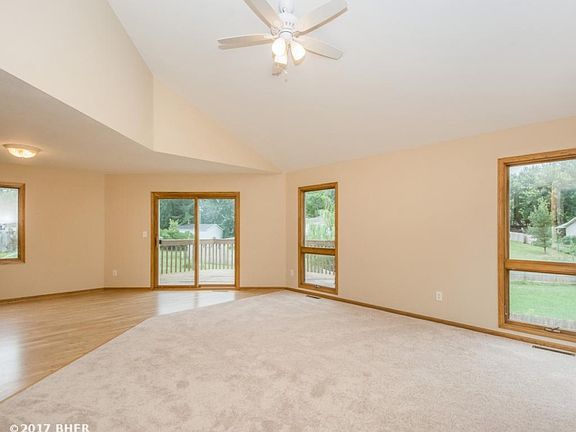 5th image of 155 Dawn St