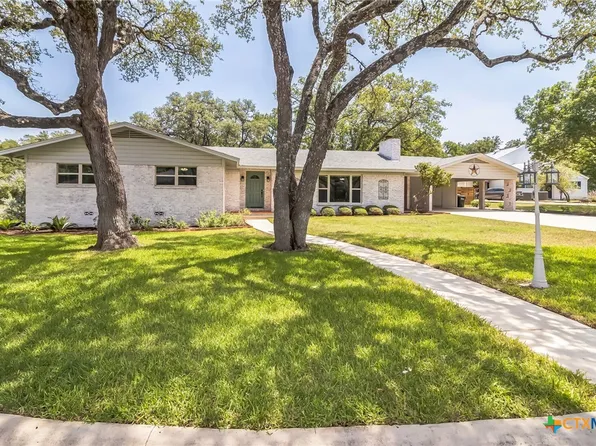 102 Norcrest Dr, San Marcos, TX 78666