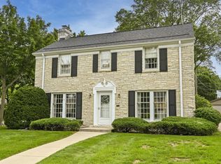 2576 Pasadena BOULEVARD, Wauwatosa, WI 53226