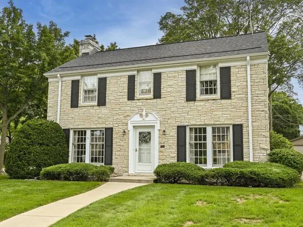 2576 Pasadena BOULEVARD, Wauwatosa, WI 53226
