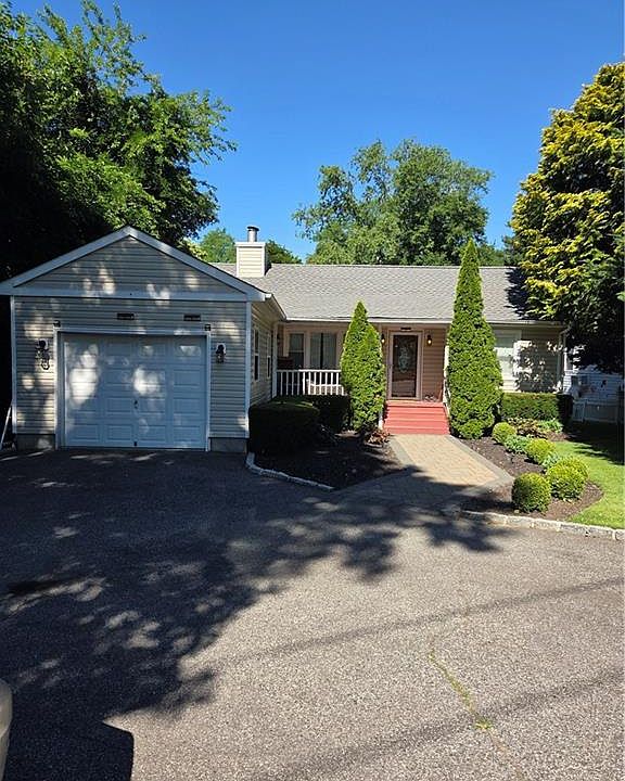 1st image of 2465 New York Ave