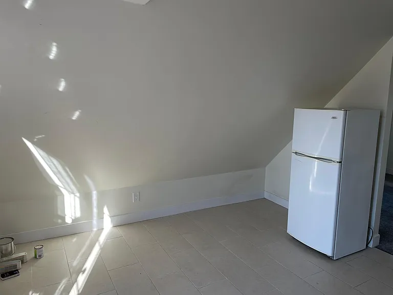 83 S Logan St #C — Photo 2