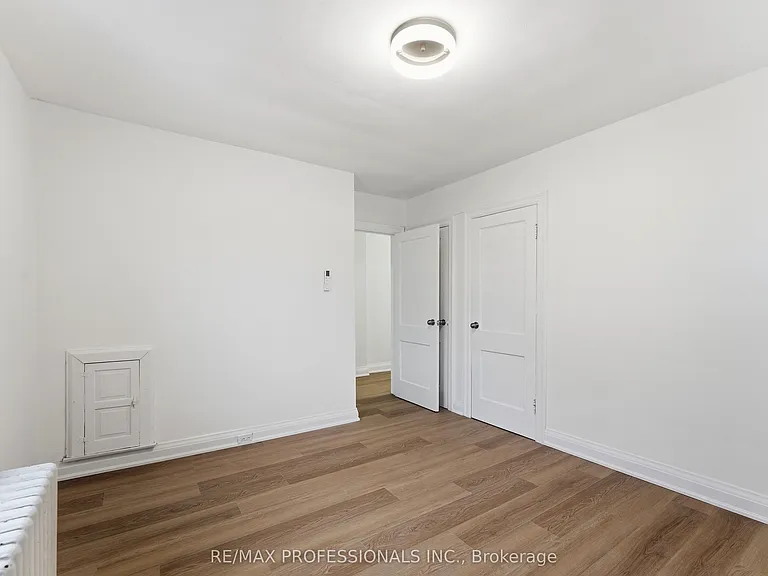 308 Jane St #UPPER — Photo 24
