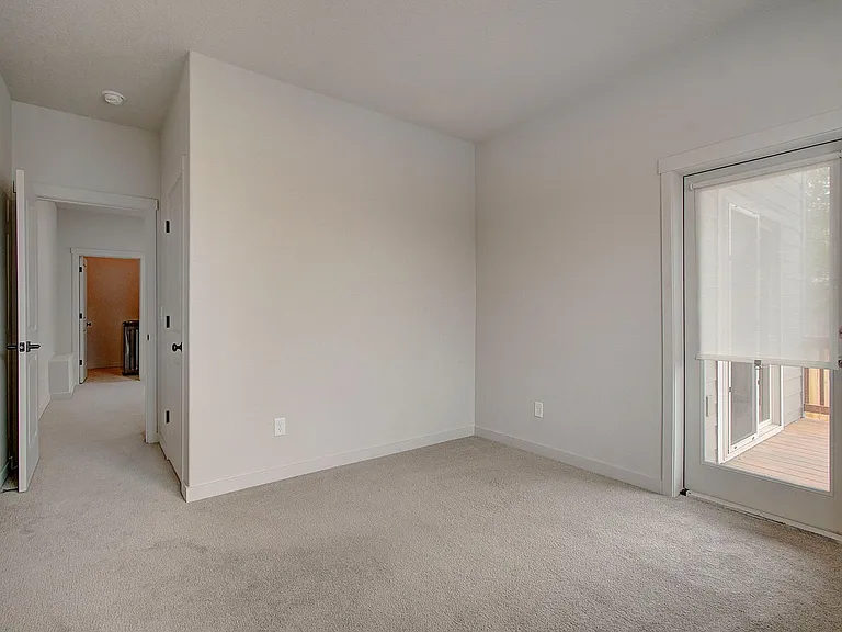 13000 NE 24th Cir — Photo 12