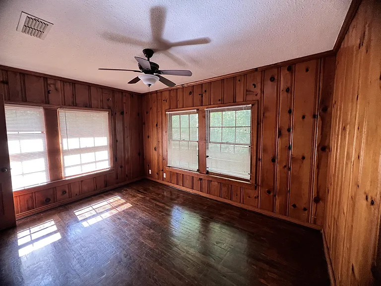 upstairs bedroom 4