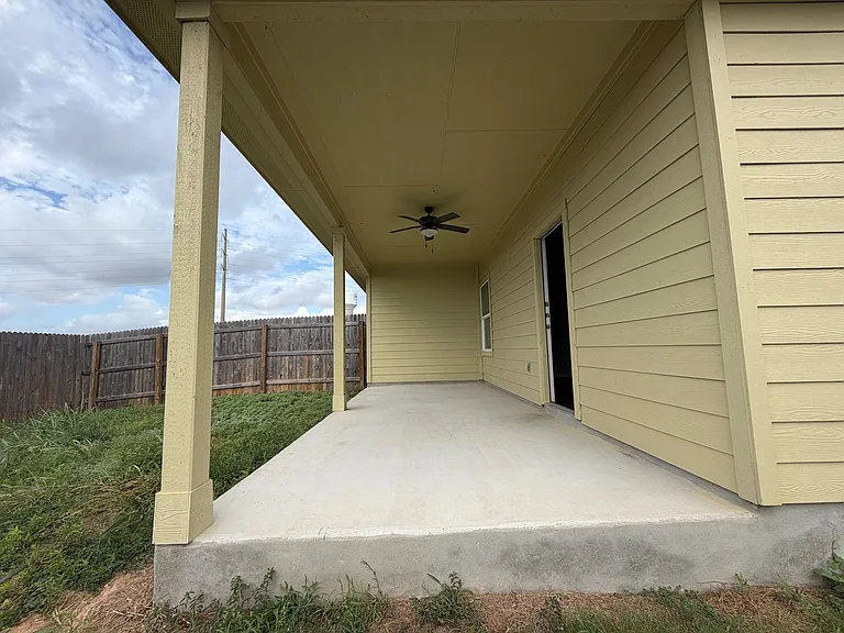535 Grayson Ln — Photo 21