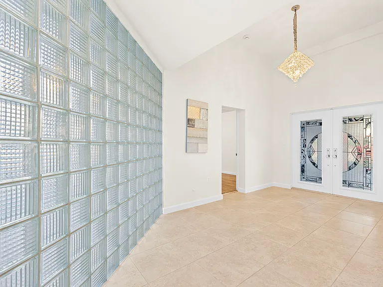 Entry / Glass block