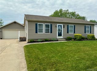 272 Summit Ave, West Seneca, NY 14224