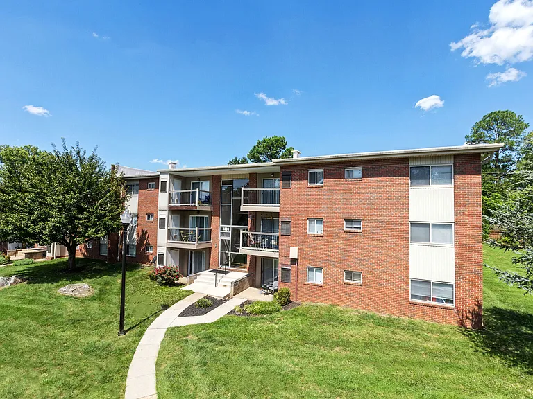 Hamilton Springs Apartments — Photo 15