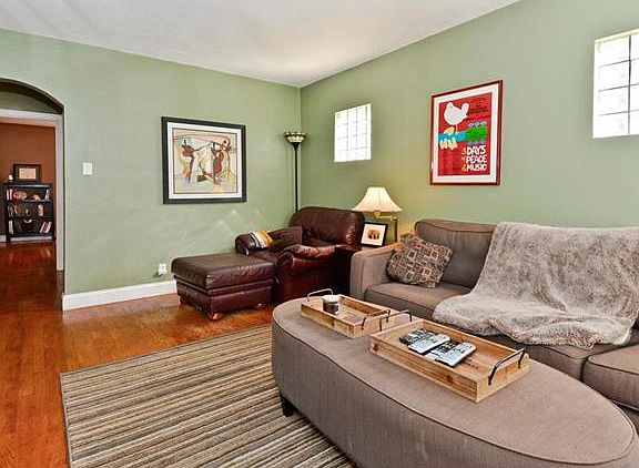 2nd image of 4161 Tholozan Ave