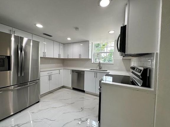 2nd image of 5826 SW 26th Street
