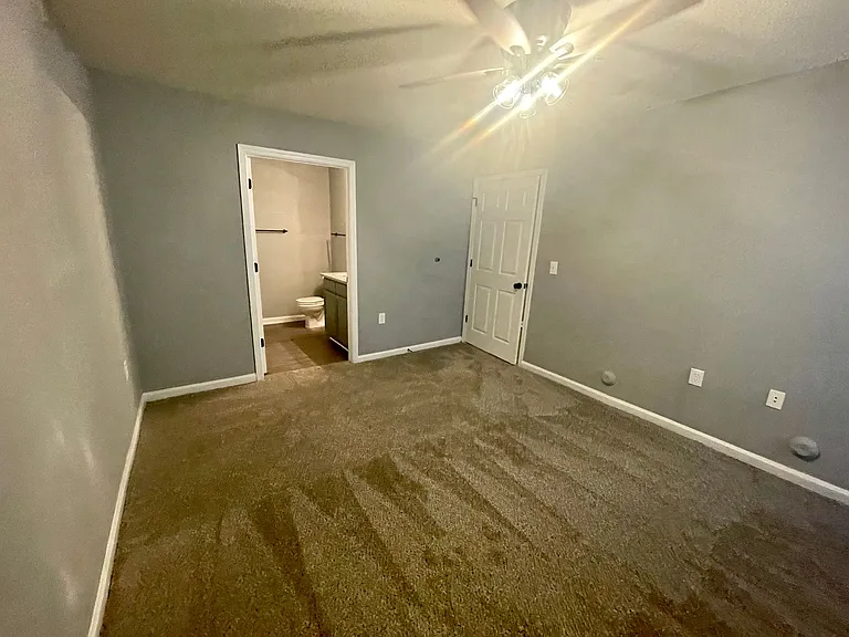 3 Bedroom 3 Bathroom Apartments, perfect for Roommates! — Photo 7