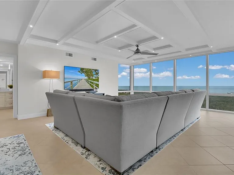 7515 Pelican Bay Blvd #17D — Photo 2