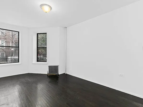 931 Putnam Avenue image 1 of 7