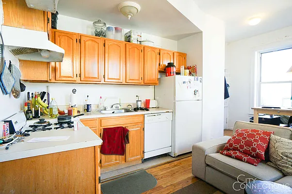 Rented by City Connections Realty | media 31