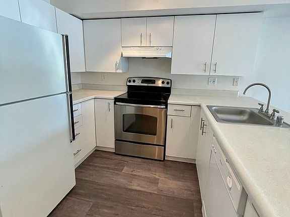 2nd image of 300 11th Ave APT 506