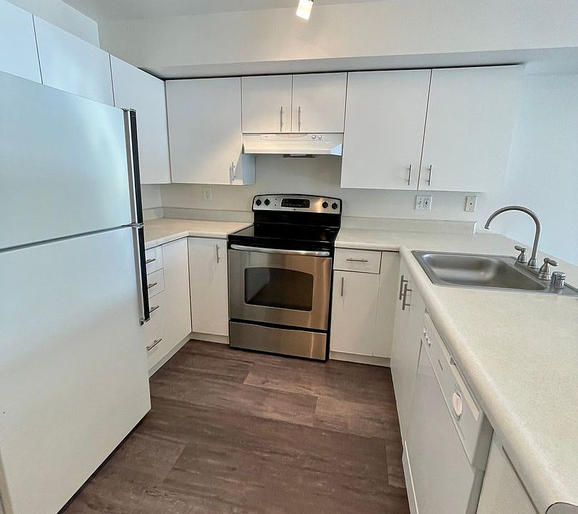 1st image of 300 11th Ave APT 606