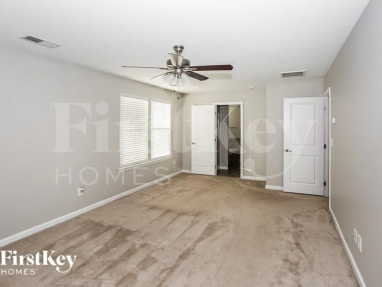 3232 Oulten St — Photo 9