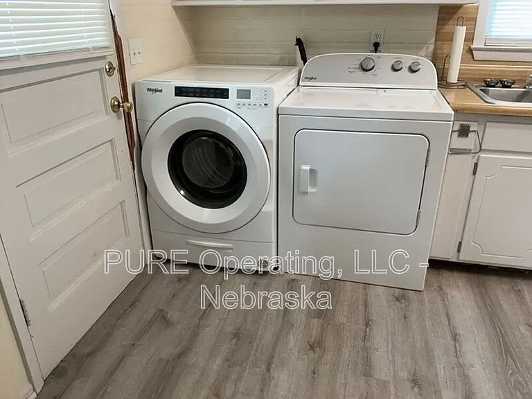 3607 Ernst St — Photo 7