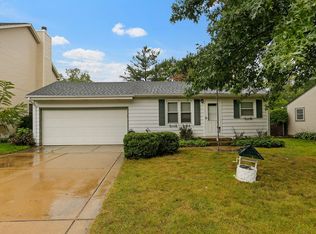 5404 Burwood Rd, Oakwood Hills, IL 60013