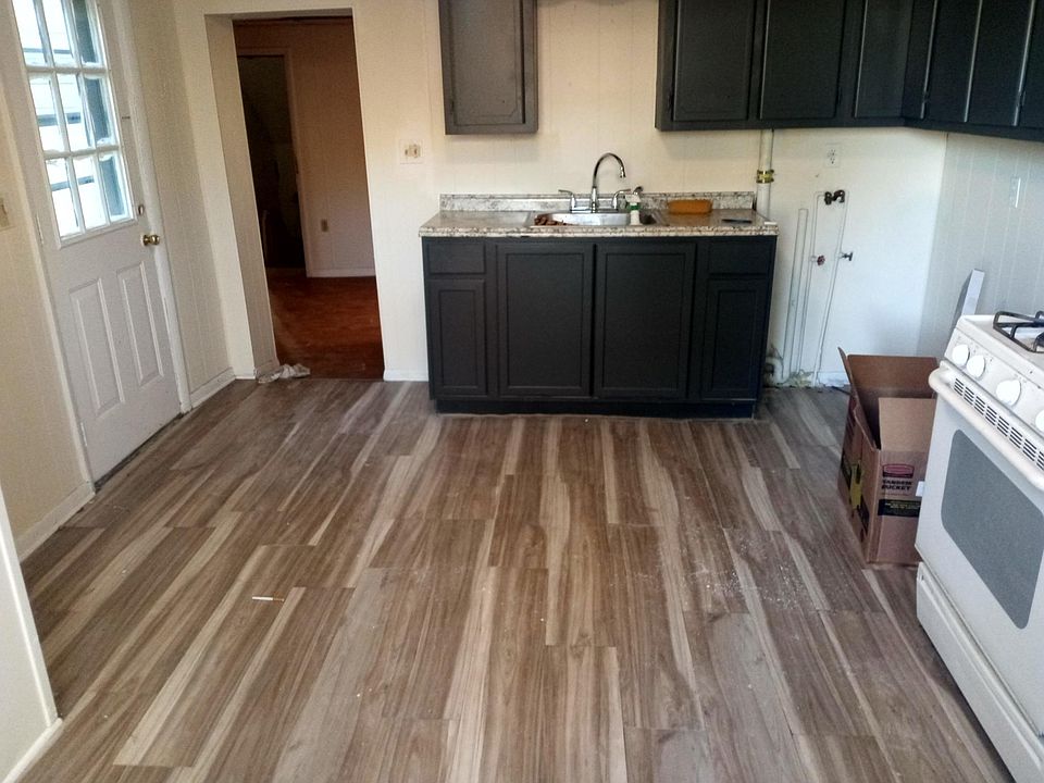 2nd image of 1120 Jackson St