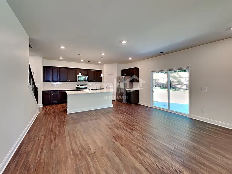 2072 Windsor Park Ave — Photo 6