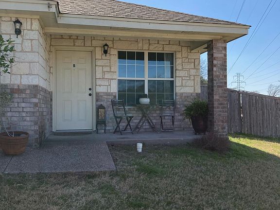 2nd image of 1008 Briar Dr #B
