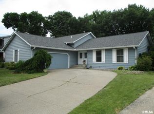195 38th Ave, East Moline, IL 61244