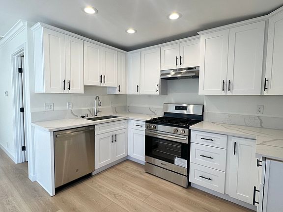 5th image of 500 Hill Dr #B