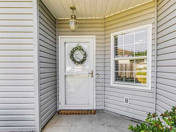 2nd image of 5796 Dandelion Ln