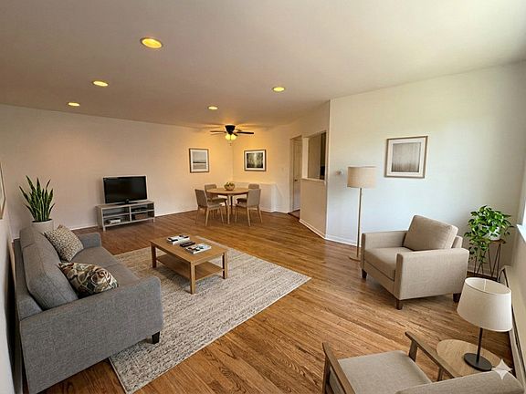 2nd image of 1105 Holiday Ln Unit 20