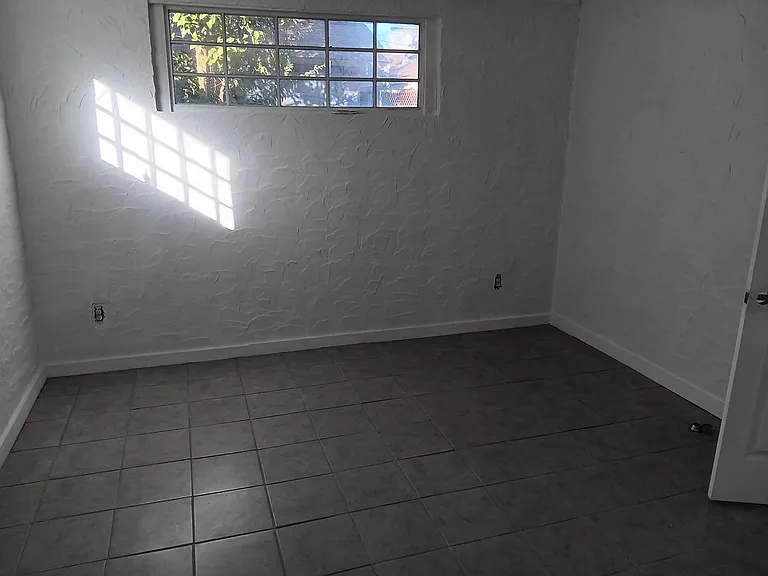 803 Bowden St — Photo 8