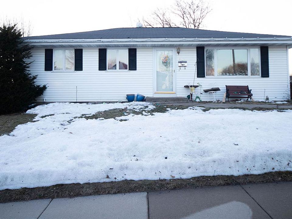 1st image of 2655 Mesa Dr