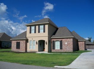123 Zinfandel Dr, Moss Bluff, LA 70611