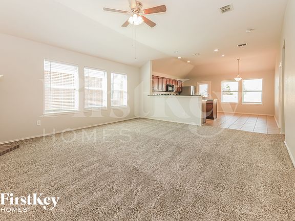 3rd image of 2064 Fairview Dr