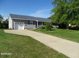 1760 W Fairview Rd, Freeport, IL 61032